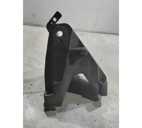 Кронштейн(крепление) двигателя правый