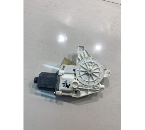 Моторчик стеклоподъемника (задний, правый)