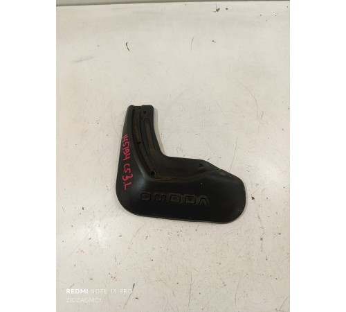 Брызговик задний левый