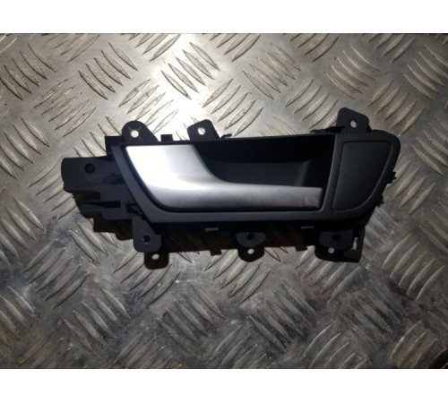 Ручка двери внутренняя задн. лев.