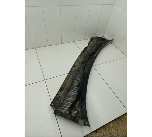 Планка под лобовое стекло жабо