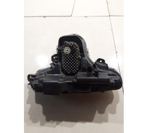 Фара противотуманная (передняя правая)