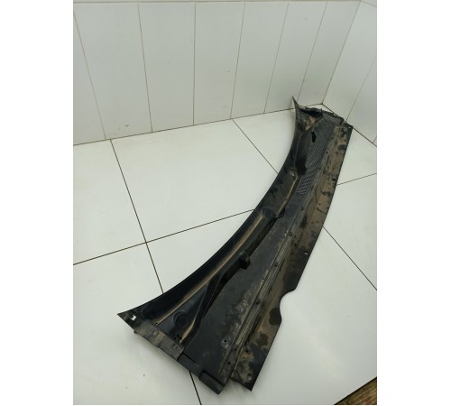 Планка под лобовое стекло жабо