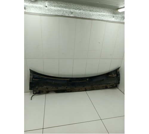 Планка под лобовое стекло жабо