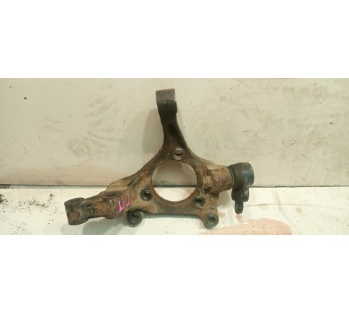 Кулак поворотный передний правый