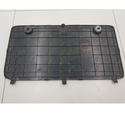 Крышка обшивки багажника