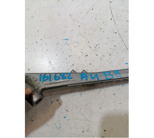 Кронштейн впускного коллектора