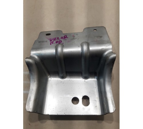 Кронштейн (передний, правый)