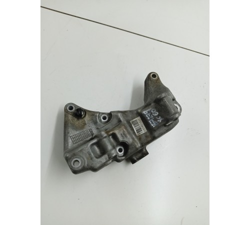 Кронштейн генератора