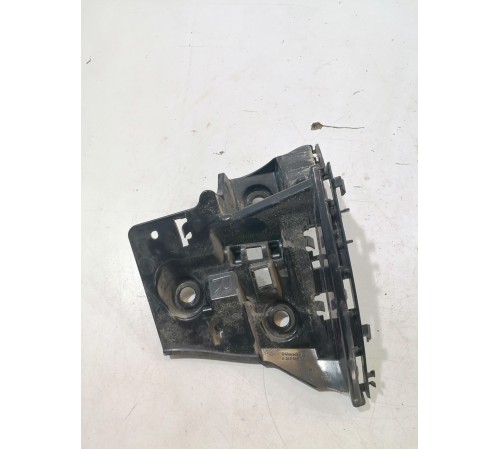 Кронштейн заднего бампера правый