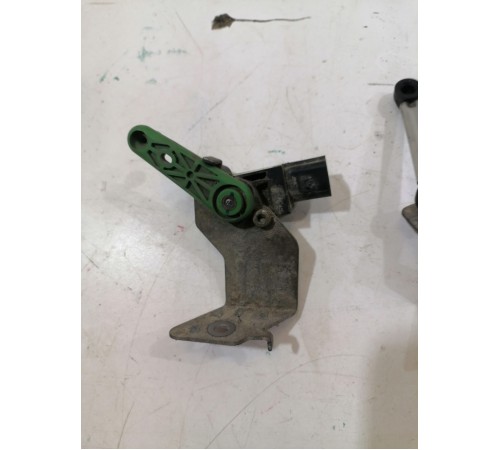 Датчик высоты кузова задний левый