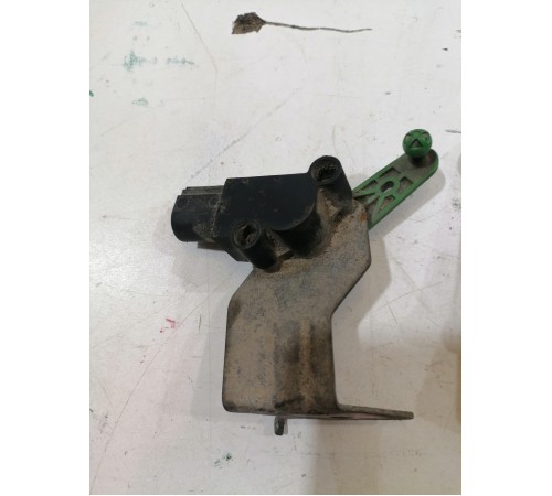 Датчик высоты кузова задний левый