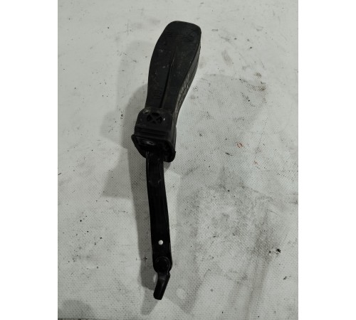 Ограничитель двери(задний правый)