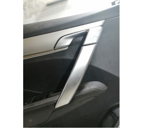 Обшивка двери передняя левая