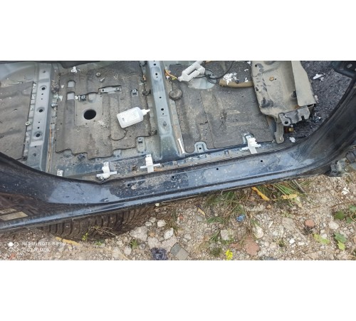 Порог со стойкой правый