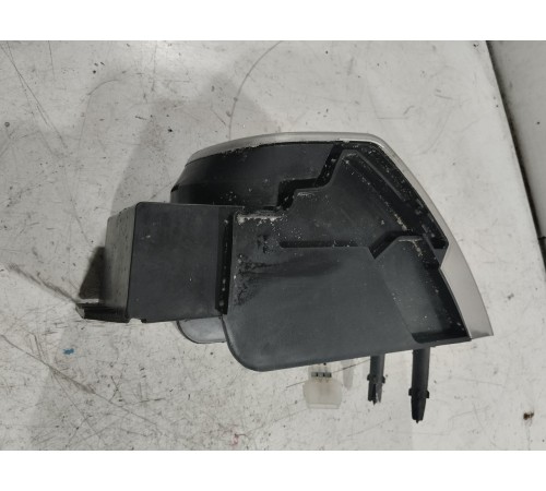 Фонарь освещения салона правый