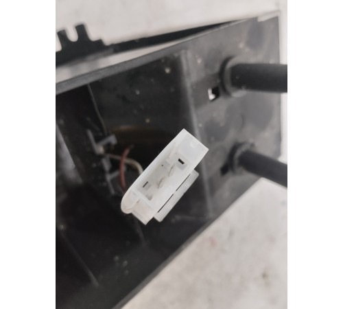 Фонарь освещения салона правый