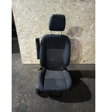 Сидение передние левое