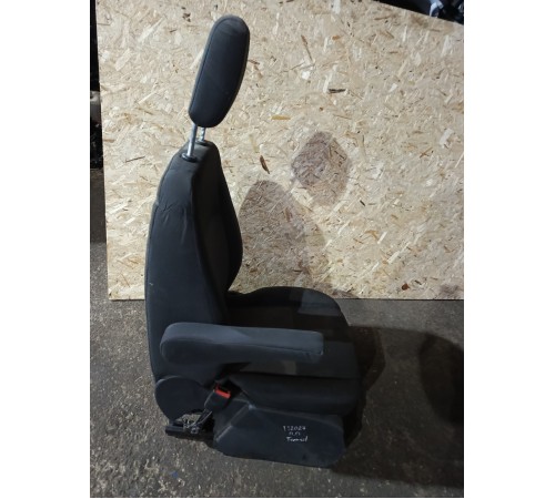 Сидение передние левое