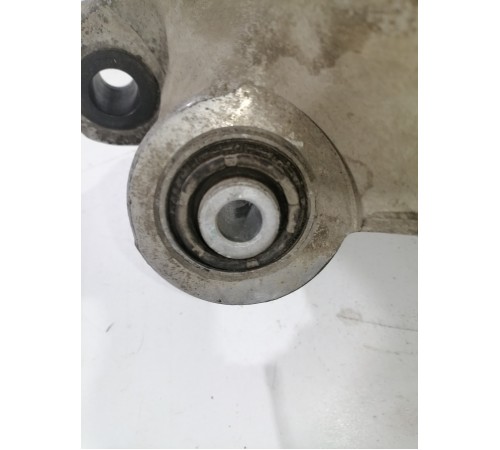 Кулак поворотный,задний левый