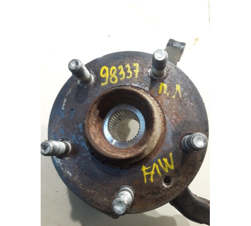 Кулак поворотный(передний левый)