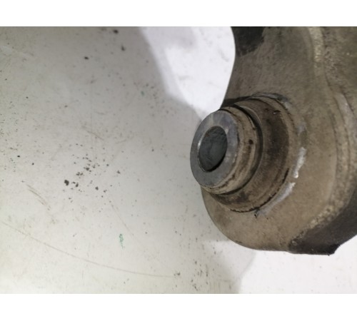 Кулак поворотный,задний левый