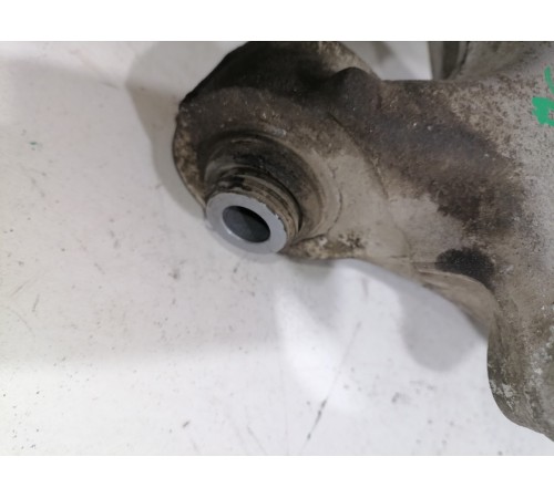 Кулак поворотный,задний левый