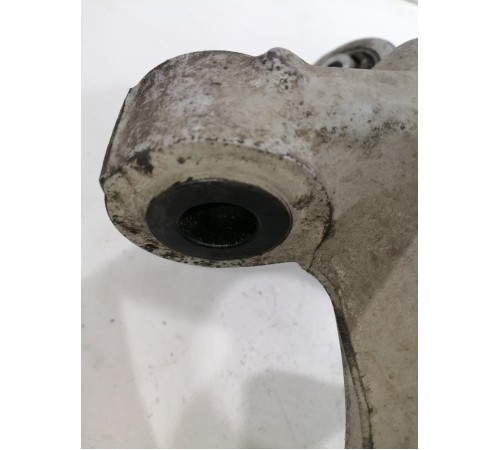 Кулак поворотный,задний левый