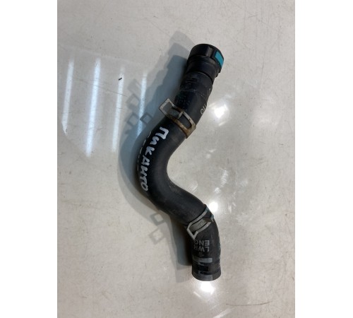 Патрубок системы охлаждения