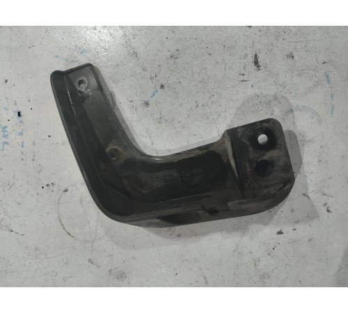 Брызговик передний левый