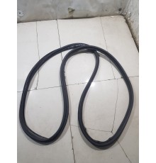 Уплотнитель багажника