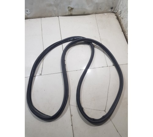 Уплотнитель багажника