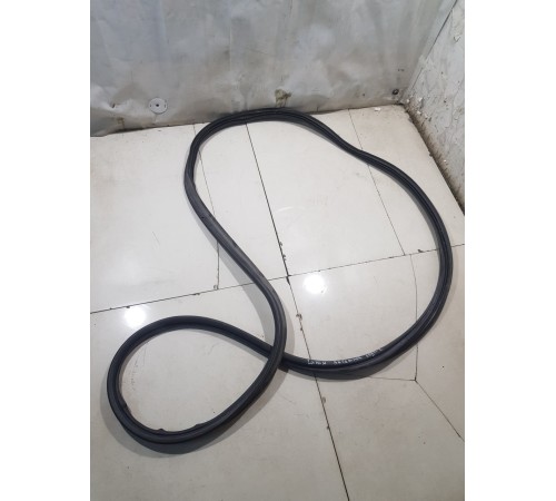 Уплотнитель багажника