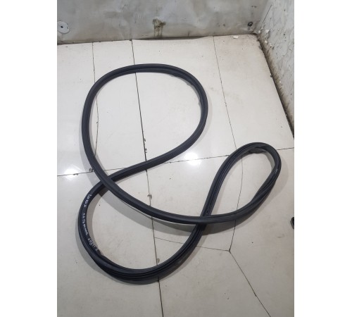 Уплотнитель багажника