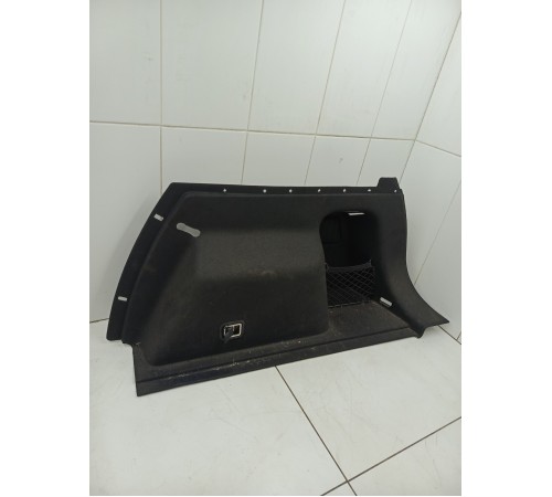 Обшивка багажника правая