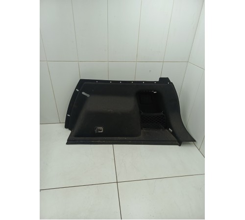 Обшивка багажника правая