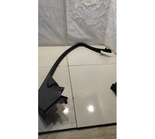 Рамка двери (передняя, правая)