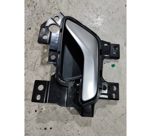 Ручка двери передняя левая внутренняя