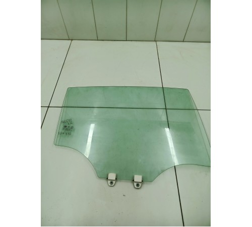 Стекло двери заднее правое