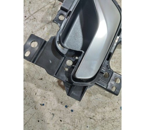 Ручка двери передняя левая внутренняя