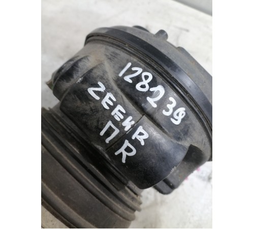 Передняя пневмостойка правая