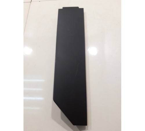 Накладка центральной консоли (правая, нижня)