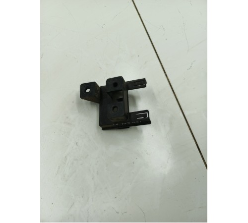 Кронштейн датчика слепых зон задний правый