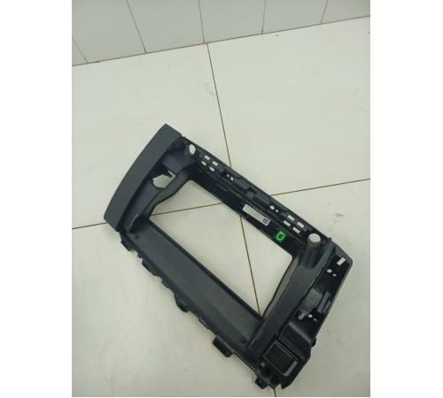 Накладка торпедо правая под бардачок