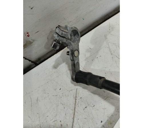 Клемма аккумулятора (минус)