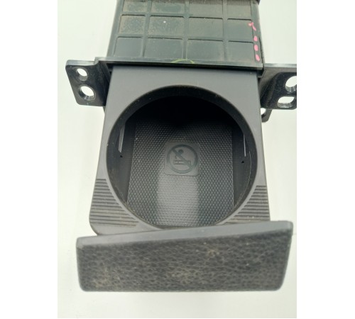 Подстаканник торпедо центральный