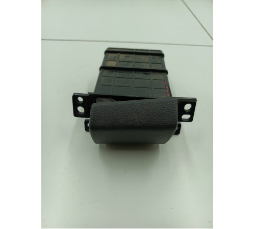 Подстаканник торпедо центральный