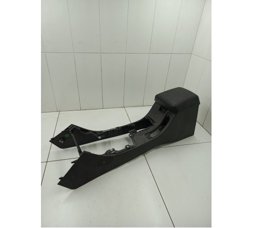 Центральная консоль (с подлокотником)