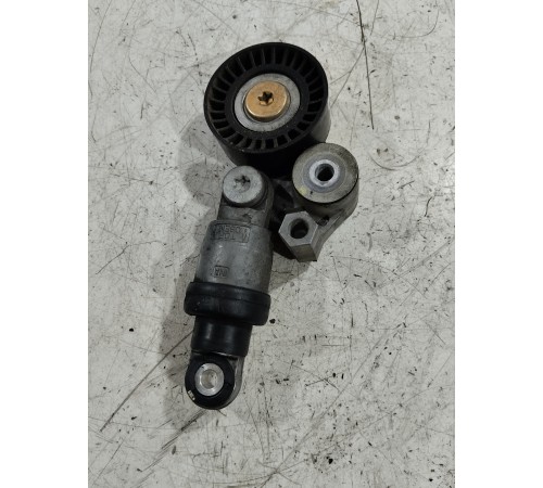 Ролик натяжителя ремня