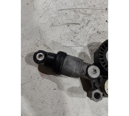 Ролик натяжителя ремня